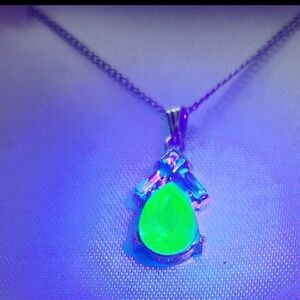 Vintage Trifari uranium pendant with box (read description)